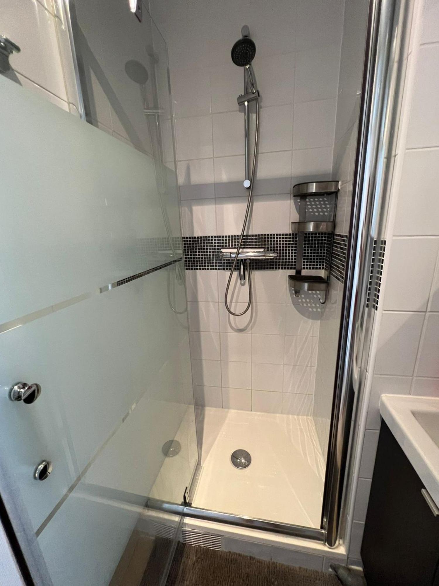 Studio Moderne Au Coeur De Paris Batignolles 外观 照片